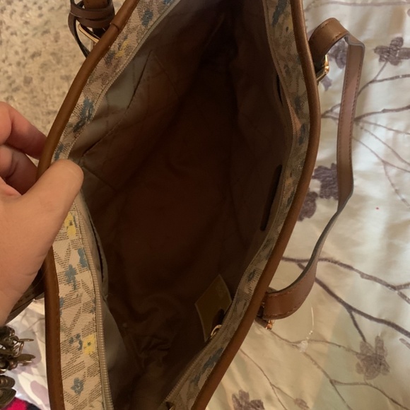 Michael Kors - Picture 3 of 4